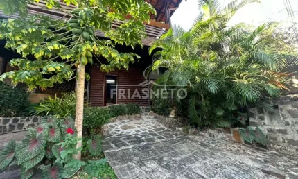 Casa no estilo colonial à venda no bairro Cidade Jardim