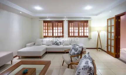 Casa com piscina à venda na Vila Monteiro - conforto, espaço e localização privilegiada!