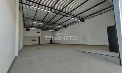 Comercial/Galpão - Comercial - No bairro Piracicamirim
