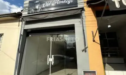 Salão comercial no centro bairro paulista  com intenso fluxo de pessoas e carros.