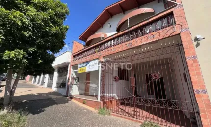 Casa com 3 quartos para alugar na Vila Rezende, Piracicaba 