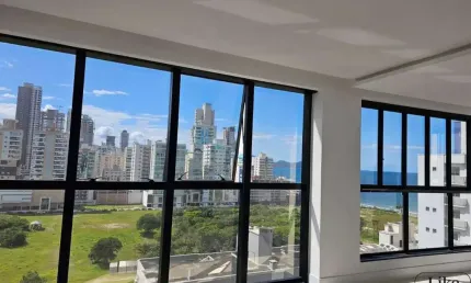 Pronto para Morar! 3 Suítes na Quadra do Mar em Meia Praia – Carmel Residence