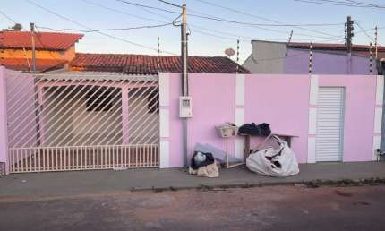 ALUGA-SE | R$ 2.000,00 Casa ampla no Bairro Tijucal – Setor 04