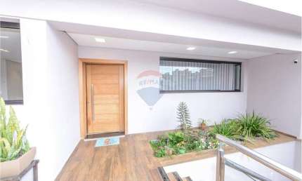Casa com 3 Quartos e 3 banheiros à Venda no bairro Coração de Jesus / Cidade Jardim - BH