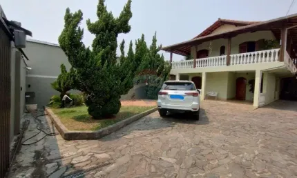 Casa com 3 quartos à venda na Rua Meridional, 135, Serrano, Belo Horizonte