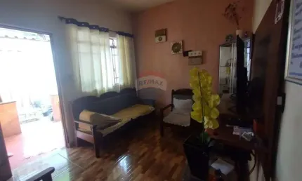 Casa com galpão e amplo terreno no bairro Jardim Inconfidência Belo Horizonte