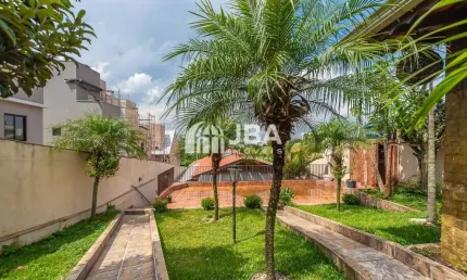 Casa térrea no xaxim com 4 quartos  sendo uma suíte