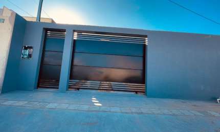 Casa com 3 quartos à venda na Avenida Archimedes Pereira Lima, 54, Jardim Universitário, Cuiabá