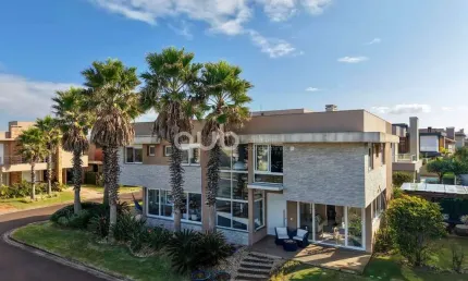 Sobrado à venda, 10 quartos, 8 suítes, 2 vagas, condomínio playa vista - xangri-lá/rs