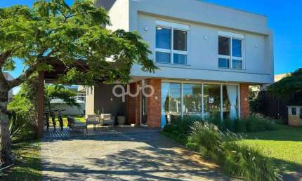 Sobrado à venda, 4 quartos, 4 suítes, 2 vagas, Condomínio Quintas do Lago - Xangri-Lá/RS