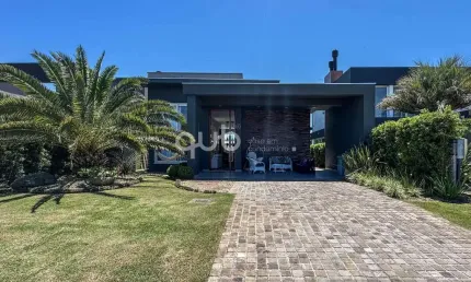Sobrado à venda, 4 quartos, 4 suítes, 2 vagas, Condomínio Riviera - Xangri-Lá/RS