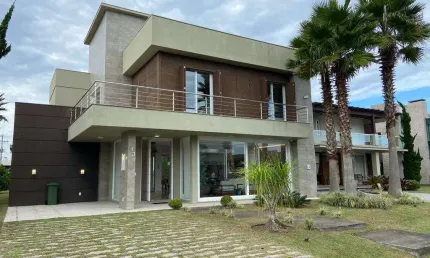 Sobrado à venda, 5 quartos, 4 suítes, 2 vagas, Condomínio Ventura Club - Xangri-Lá/RS