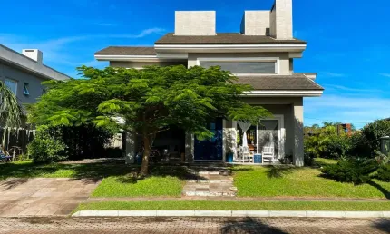 Sobrado à venda, 4 quartos, 3 suítes, 2 vagas, Condomínio Quintas do Lago - Xangri-Lá/RS