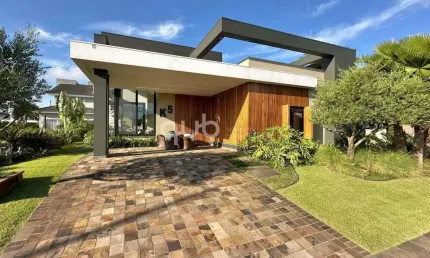 Sobrado à venda, 4 quartos, 4 suítes, 2 vagas, Condomínio Quintas do Lago - Xangri-Lá/RS