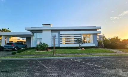 Casa à venda, 4 quartos, 4 suítes, 2 vagas, Condomínio Sea Coast - Xangri-Lá/RS