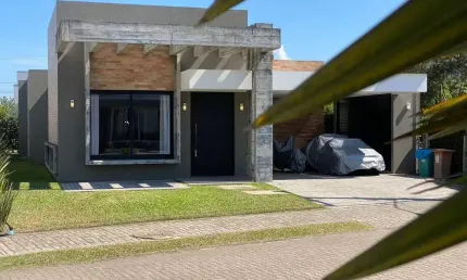 Casa à venda, 4 quartos, 4 suítes, 2 vagas, Condomínio Sea Coast - Xangri-Lá/RS