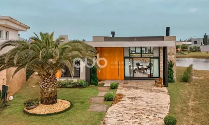 Casa à venda, 4 quartos, 4 suítes, 2 vagas, Condomínio Riviera Xangri-Lá - Xangri-Lá/RS
