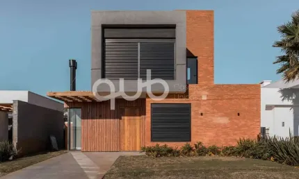 Sobrado à venda, 4 quartos, 4 suítes, 2 vagas, Condomínio Riviera Xangri-Lá - Xangri-Lá/RS