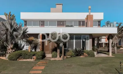 Sobrado à venda, 4 quartos, 3 suítes, 4 vagas, Condomínio Playa Vista - Xangri-Lá/RS
