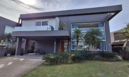 Sobrado à venda, 4 quartos, 4 suítes, 2 vagas, Condomínio Malibú Beach Residence - Xangri-Lá/RS
