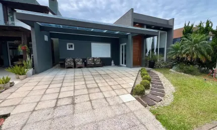 Casa à venda, 4 quartos, 4 suítes, 2 vagas, Condomínio Las Palmas - Xangri-Lá/RS