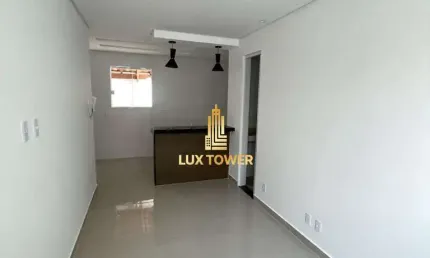 Casa Sobrado de condomínio 58m2 c/ 2 Quartos 1 Suíte e Pequeno Quintal