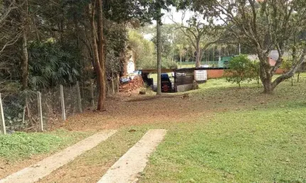 Lugar super tranquilo, condomínio fechado, valor do condomínio 150,00. muita área verde, próximo a represa Guarapiranga.Terreno em Praias Paulistanas - São Paulo, SP
