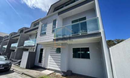 Sobrado para Venda em Curitiba, Cajuru, 4 dormitórios, 2 suítes, 4 banheiros, 3 vagas