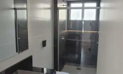 Apartamento à venda, JUVEVE, todo reformado póximo ao centro gastronomico.