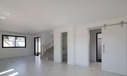 Sobrado 3 Dormitórios, 1 Suíte, 179 m , à venda por R  1.121.000
