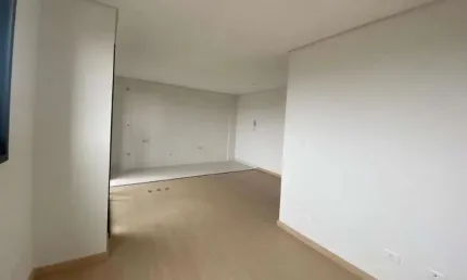 Apartamento com 2 dormitórios  1 sendo suíte , 2 Vagas, no Bairro Cajuru