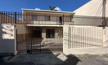 Sobrado com 4 dormitórios à venda, 220 m² por R$ 600.000,00 - Pinheirinho - Curitiba/PR