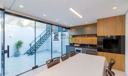 Linda casa 100% DECORADA, Próximo Sta Cândida, 3 quartos, 76m²