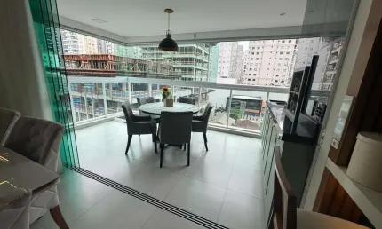 Apartamento com 4 quartos à venda em Meia Praia, Itapema  por R$ 1.999.000