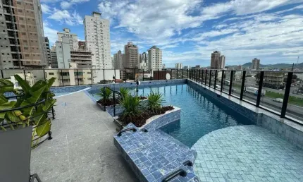 Apartamento com 3 quartos à venda em Meia Praia, Itapema  por R$ 1.990.000