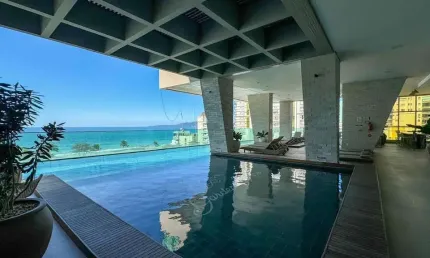 Apartamento com 4 quartos à venda em Meia Praia, Itapema  por R$ 4.500.000
