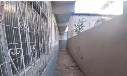 Apartamento térreo de 3 quartos grandes no Santa Terezinha com área externa e ótima localização!