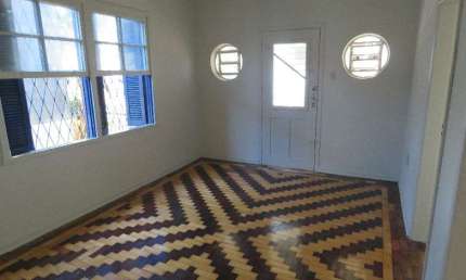 Casa com 2 quartos à venda na Rua General Gomes Carneiro, 917, Medianeira, Porto Alegre