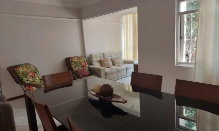 Apartamento temporada! Mobiliado, próximo à praia. Excelente localização