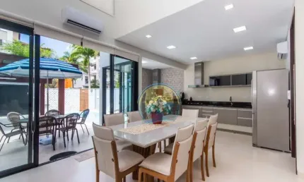 Casa com 4 quartos à venda na Praia Grande, Ubatuba , 240 m2 por R$ 3.000.000