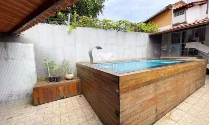 Casa com Piscina à Venda 03 Quartos, Suíte, 02 Vagas de Garagem no Bairro Diamante