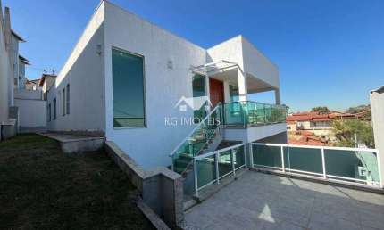 Casa Ampla 03 Quartos, 03 Suítes, 04 vagas de garagem - Brasiléia
