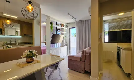 Studio garden mobiliado e com uma vaga de garagem + hobby-box, à venda poucos metros da UFSC, em Florianópolis.