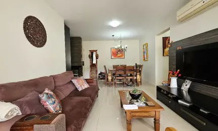 Apartamento com 3 quartos e dependência de emprega, sol da manhã em um dos melhores condomínios clube do Itacorubi.