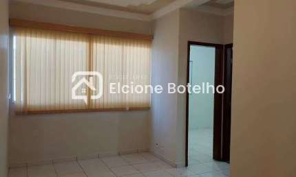 Casa para locação de aprox. 50 m², com 2 quartos, no bairro Santa Mônica - Uberlândia - MG