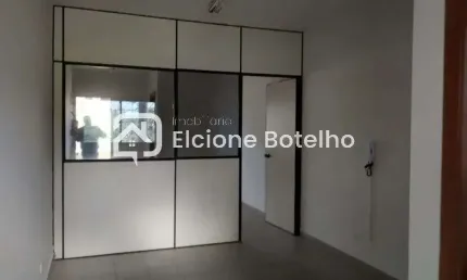 Sala comercial para locação de aprox. 30 m², no bairro Daniel Fonseca - Uberlândia - MG