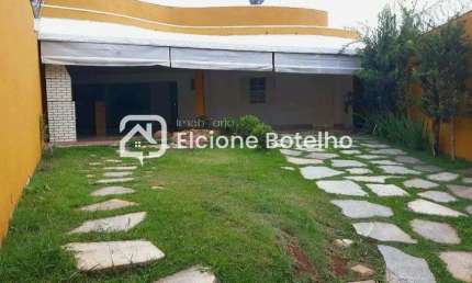 Casa para locação de aprox. 200 m², com 3 quartos, no bairro Jardim Patrícia - Uberlândia - MG