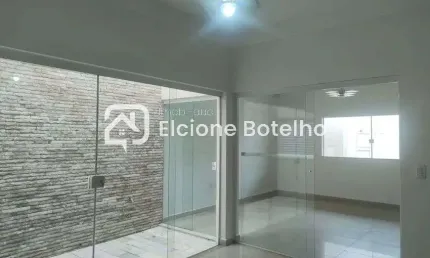 Casa comercial para locação de aprox. 220 m², com 4 quartos, no bairro brasil - uberlândia - mg