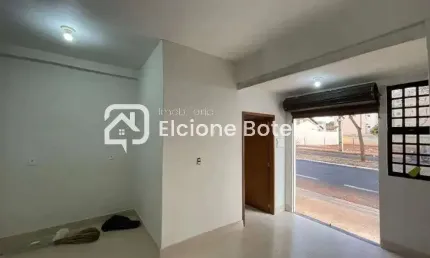Cômodo comercial para locação de aprox. 70 m², no bairro Santa Mônica - Uberlândia - MG
