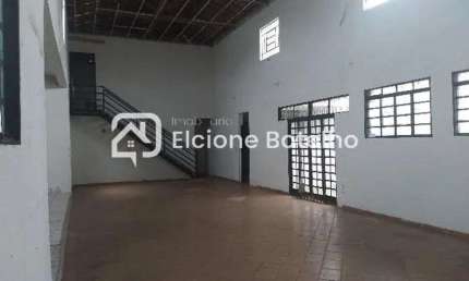 Cômodo comercial para locação de aprox. 180 m², no bairro Segismundo Pereira - Uberlândia - MG
